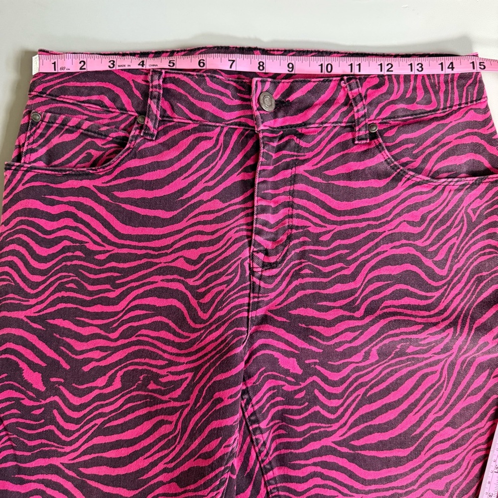 ASOS Pink Zebra print pattern Jean shorts denim slim stretch mens 30 small - Picture 6 of 13